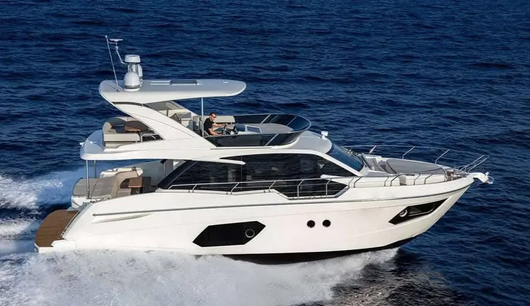 Yacht Privé de Luxe — view 5