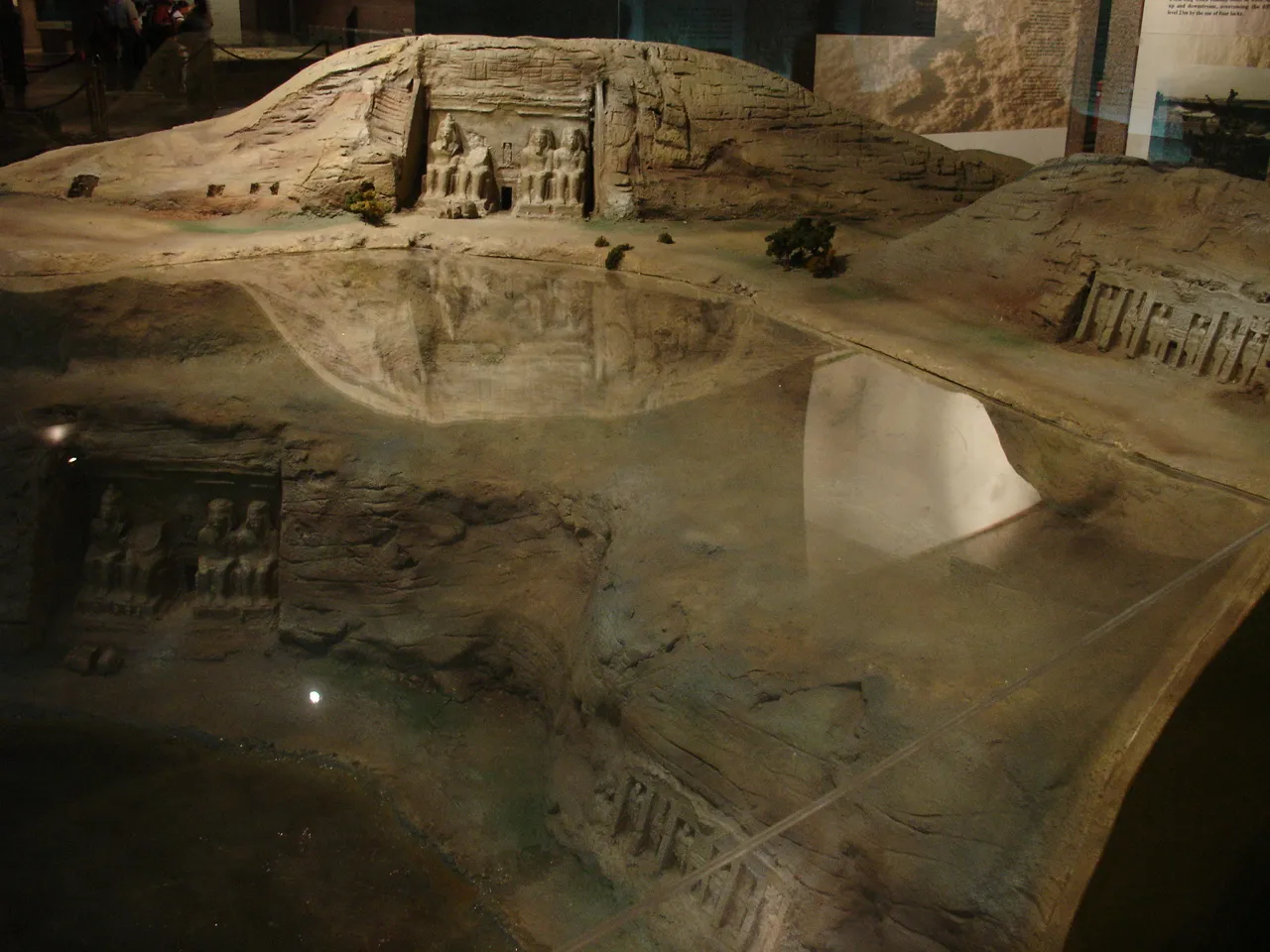 Abou Simbel privé par la route — view 4