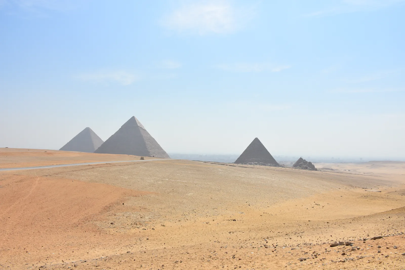 Excursion privée d'une journée au Caire et aux pyramides de Gizeh en avion — view 4
